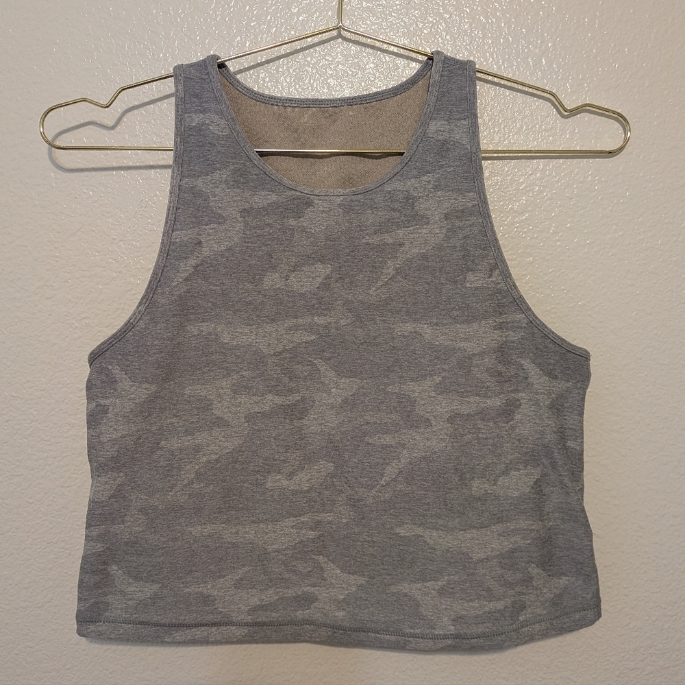 Vuori Camo Gray Cropped Tank Built In Support
